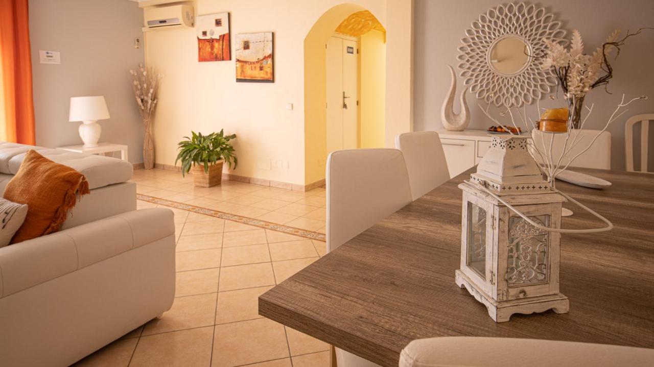 Vila Da Encosta - Private - Heated Swimming Pool - By Bedzy Albufeira Bagian luar foto